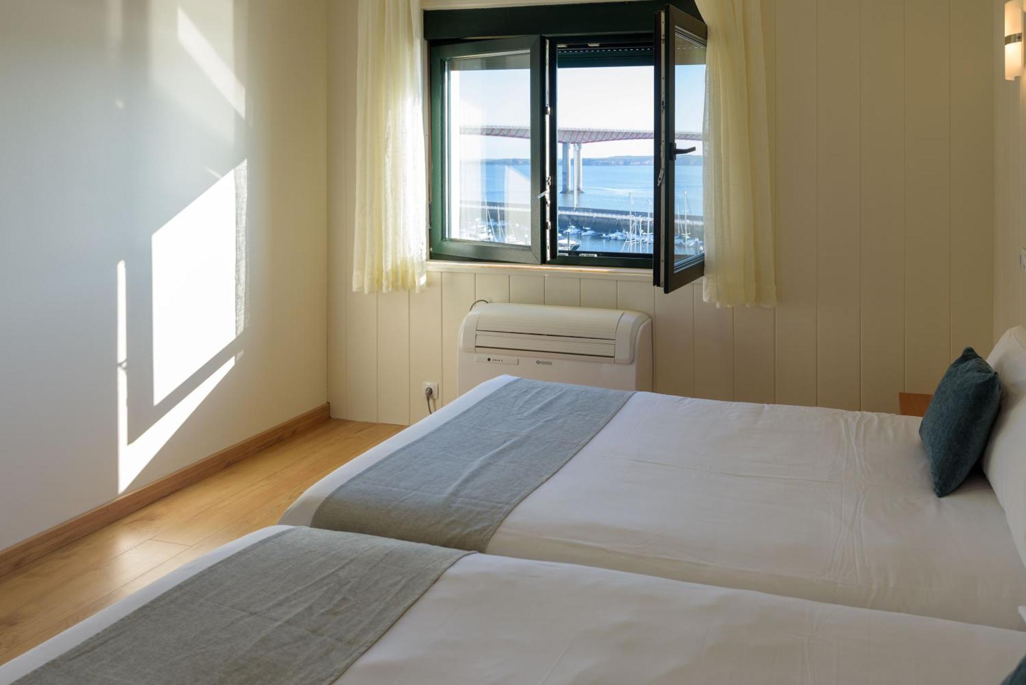 Hotel Alda Fogar Do Marineiro Ribadeo Exterior photo